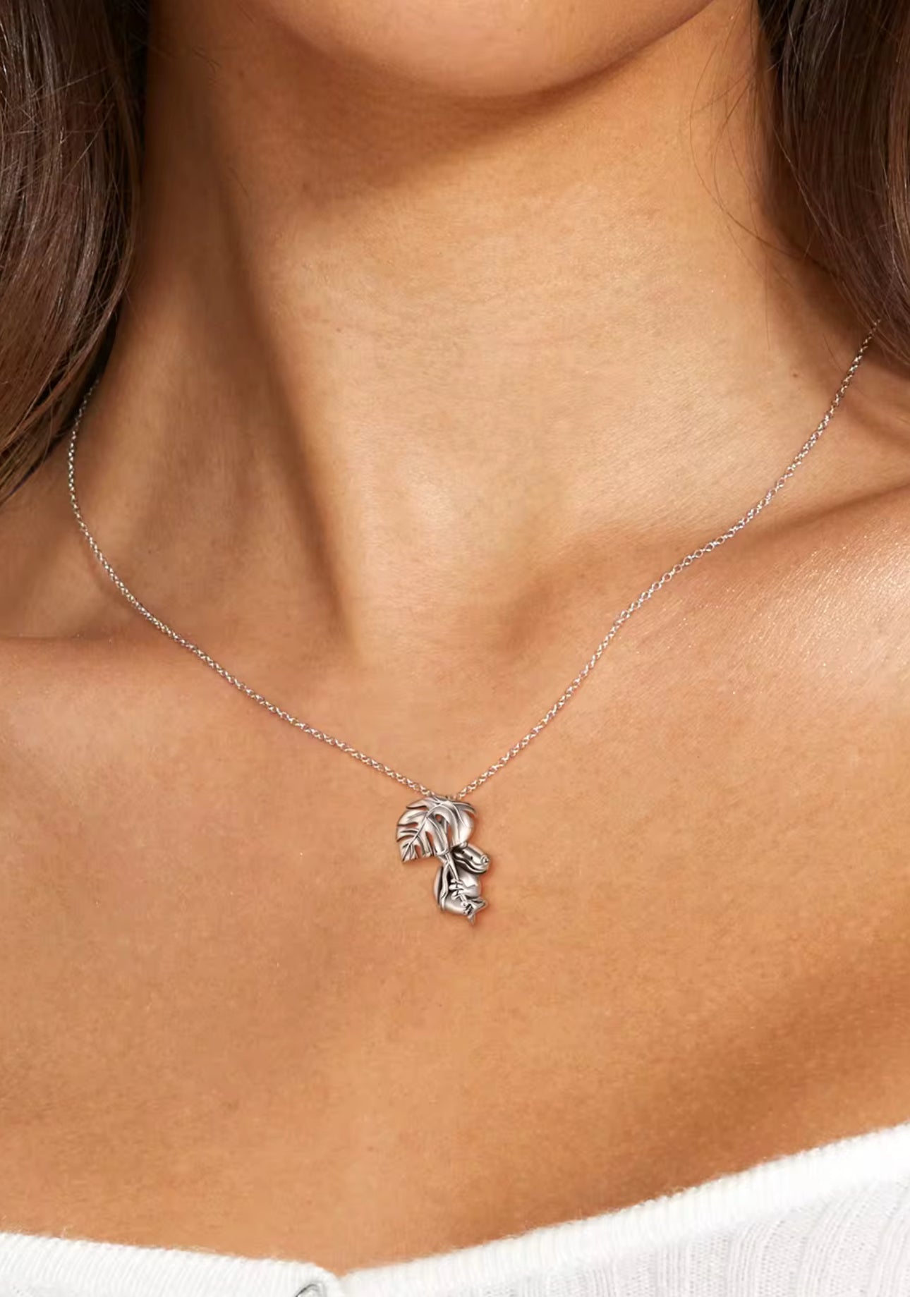 Coquí con Hoja de Monstera – en Plata Esterlina PRE- ORDER