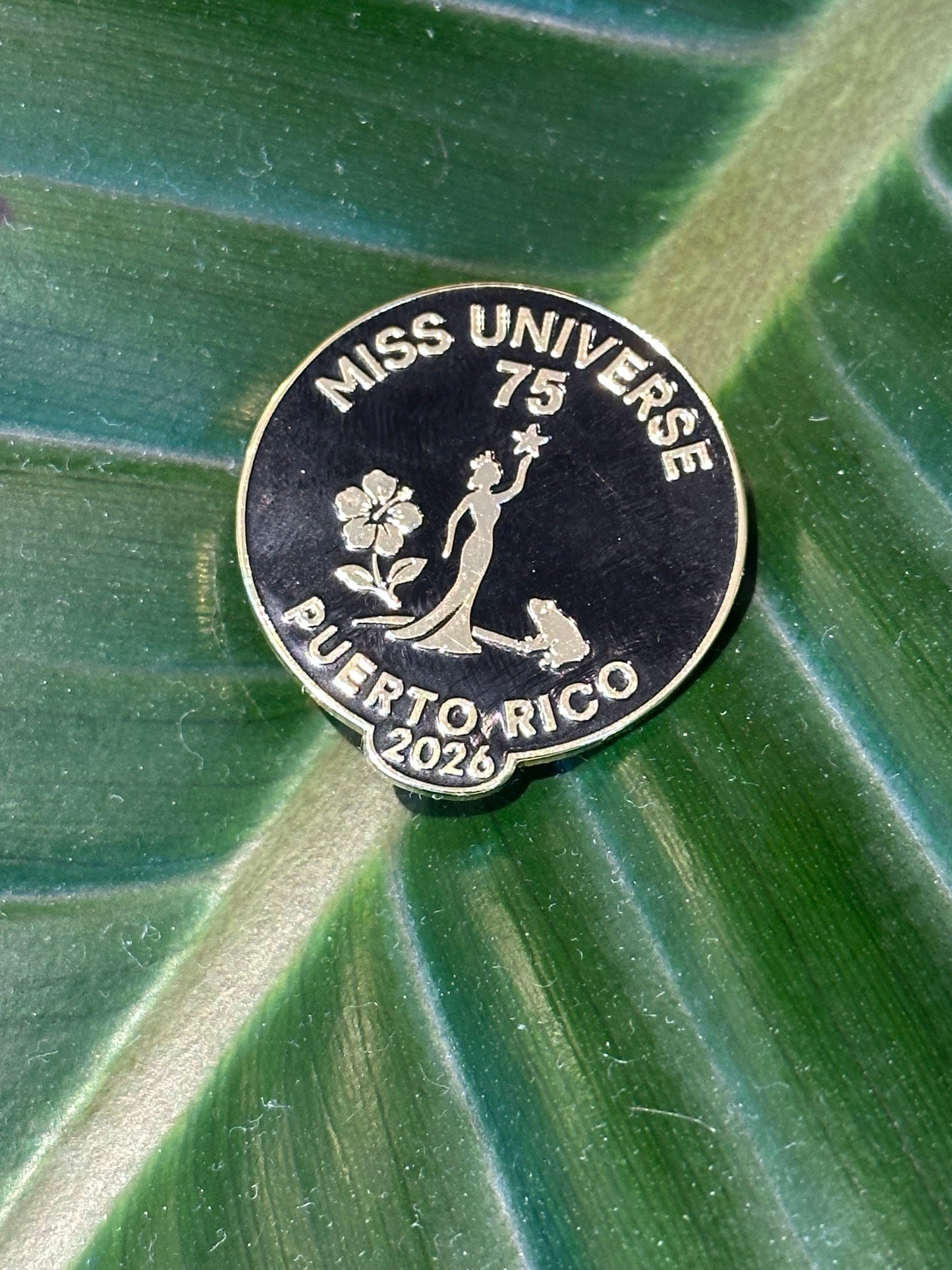✨ Pin Oficial Conmemorativo – Miss Universe 75th Anniversary • Puerto Rico 2026 ✨. PRE- VENTA